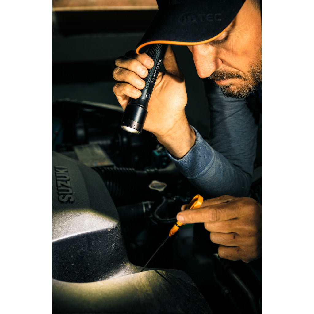 LED Taschenlampe P7R Core